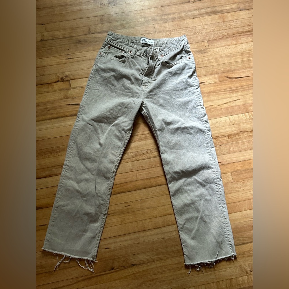 Zara | straight leg beige jeans